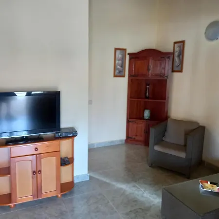 Lovely 1-bed In Parque Holandes Διαμέρισμα La Oliva